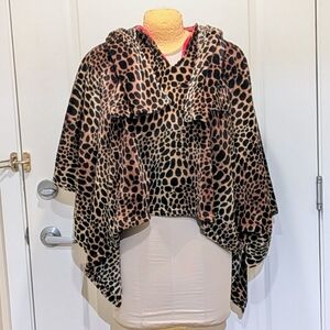 NWT Beckwoman OS Handmade Fuzzy Leopard Print Cotton Lined Poncho